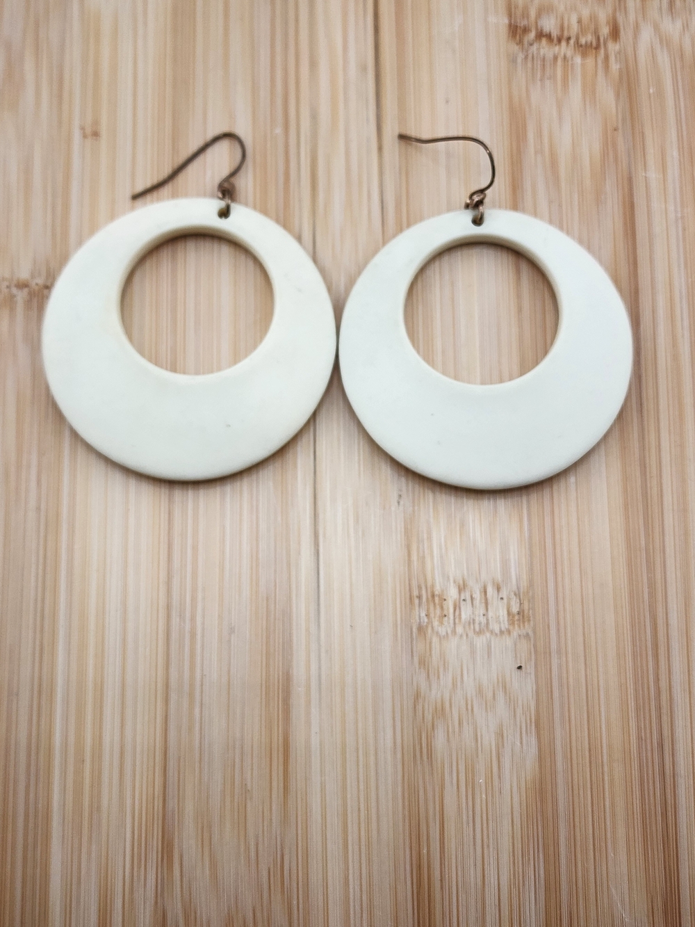 Acrylic Cream Open Circle Drop Earrings 0638